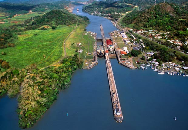 Nota sobre Cien a&ntilde;os del Canal de Panam&aacute;