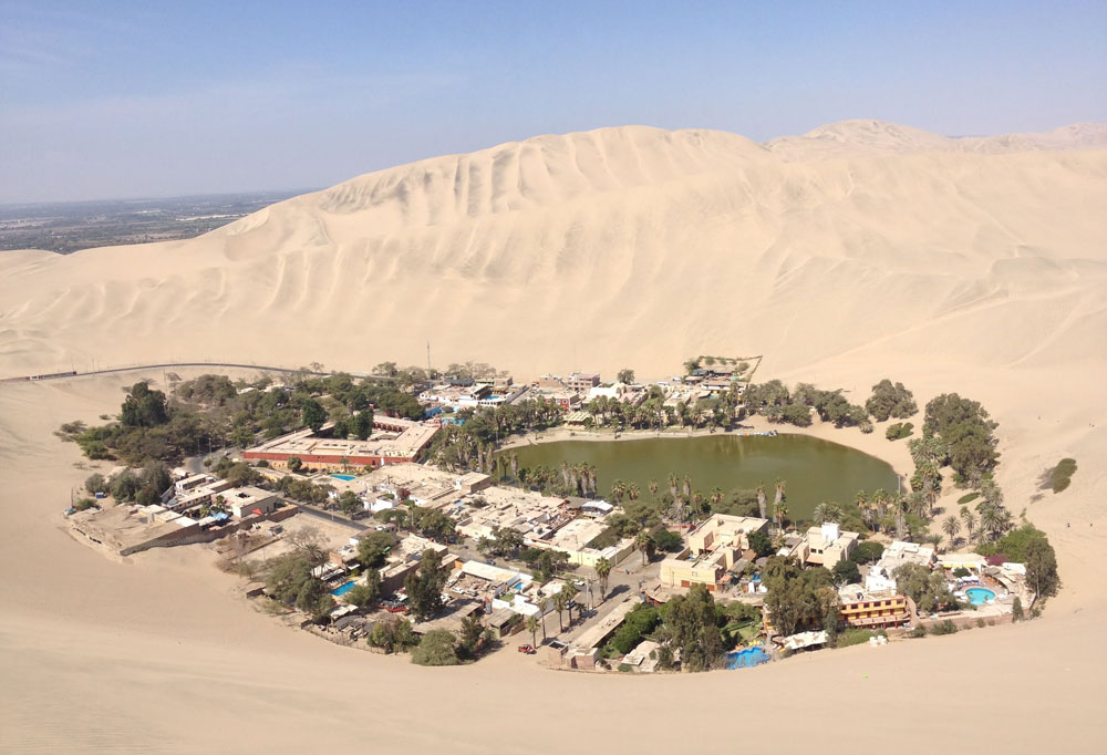 Nota sobre Huacachina un Oasis en medio del desierto de Per&uacute;