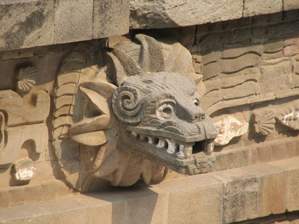 Nota sobre Quetzalcóatl, la serpiente emplumada