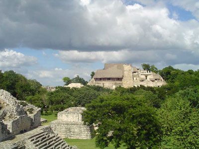 Nota sobre Uxmal La Tres Veces Construida