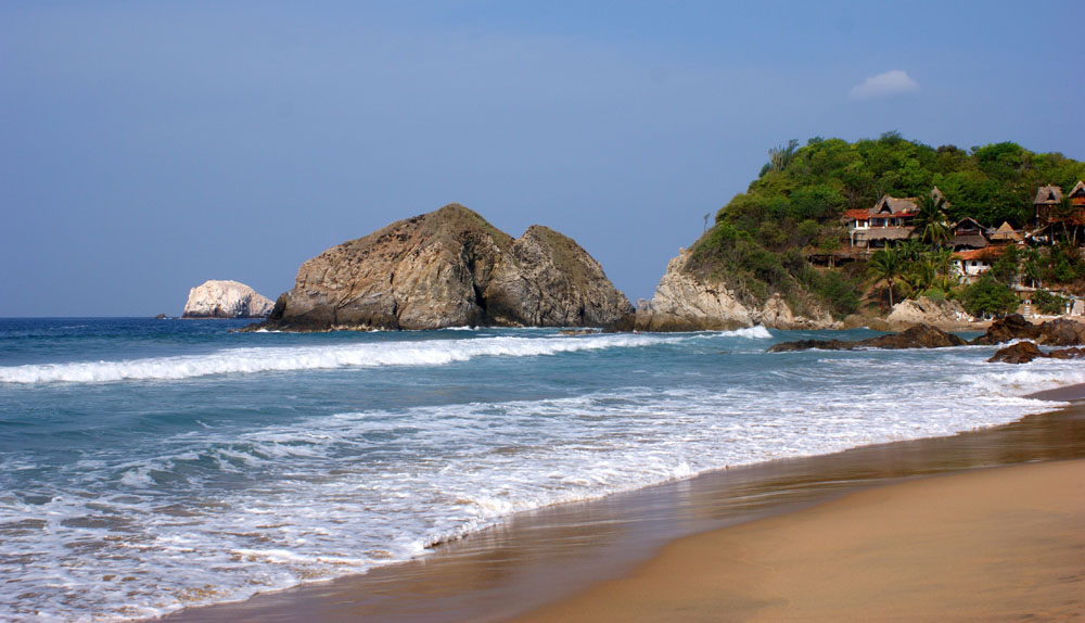 Nota sobre Visita la playa nudista de Zipolite en Oaxaca