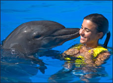 Nota sobre Programa Interactivo con Delfines Dolphinaris