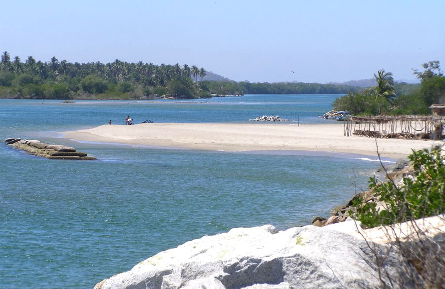 Nota sobre Las Gatas y Chacahua, disfrute playero en el Pacífico Mexicano