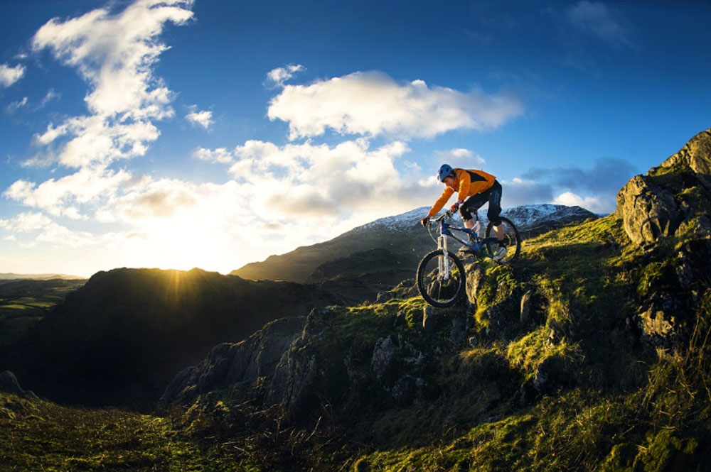 Nota sobre Aeyo, el extraño híbrido entre patinete, bicicleta y patines