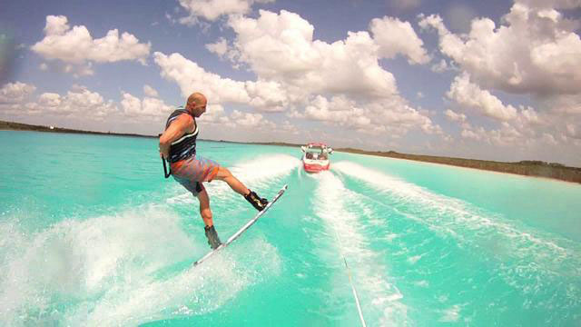 Nota sobre Wakeboard en la Laguna de Bacalar, Quintana Roo