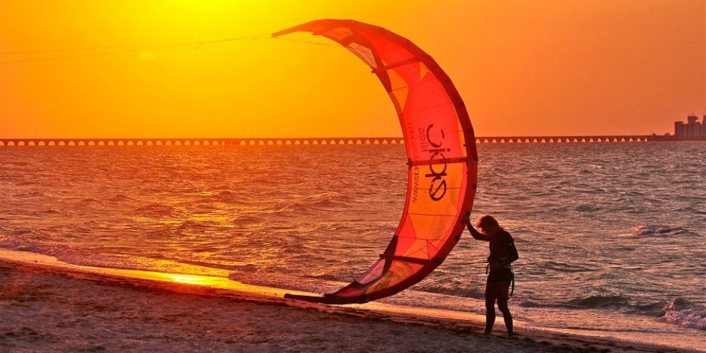 Nota sobre Kitesurf en Yucatán, emociones movidas por el viento