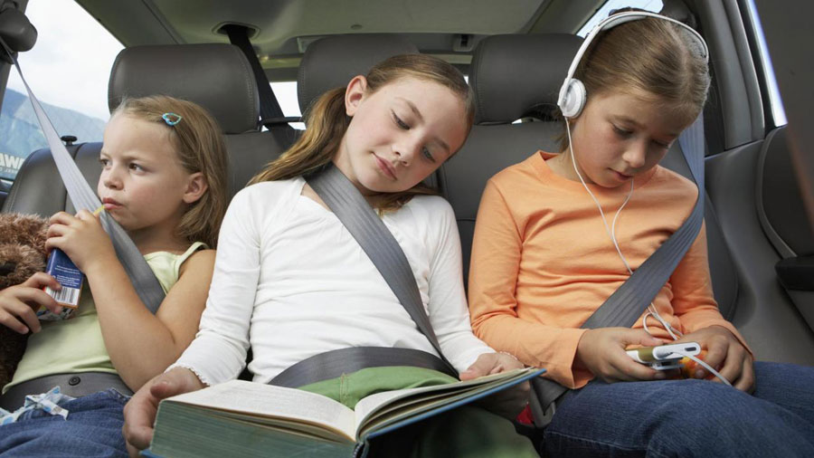 Nota sobre Niños en el auto, reglas útiles para un viaje seguro  