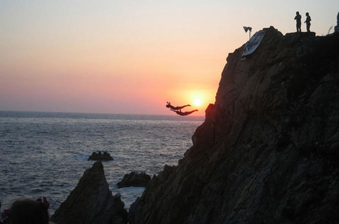 Nota sobre La Quebrada, hogar de los valientes en Acapulco