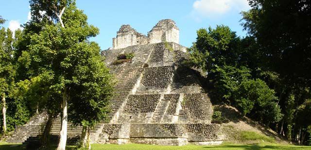 Nota sobre El paso de los mayas por Costa Maya