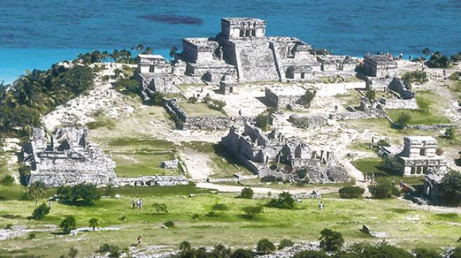 Nota sobre  Tulum, arqueología en la Riviera Maya