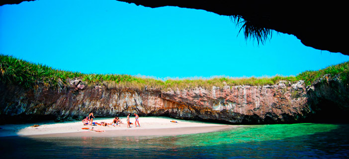 Nota sobre Cierran Islas Marietas tras daño ecológico causado por exceso de turismo