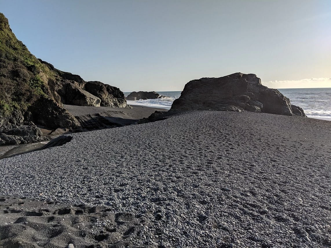 Imagen de Black Sand Beach (Resurrection Bay, Seward)