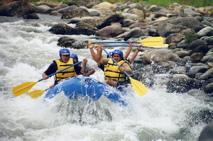 Nota sobre El rafting descenso en r&iacute;os o rafting