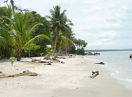 Nota sobre Playa Blanca, para&iacute;so tur&iacute;stico en Guatemala