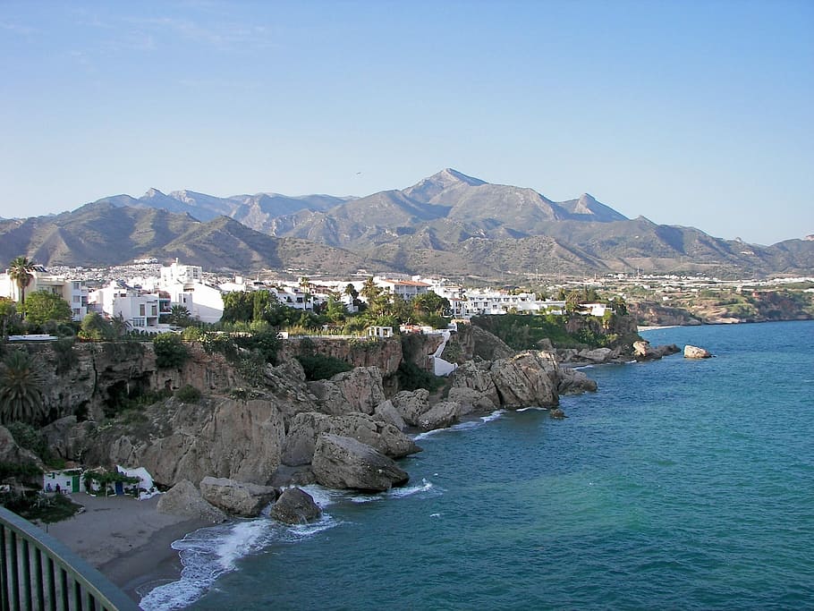 Nota sobre Las magn&iacute;ficas playas de Nerja en Espa&ntilde;a