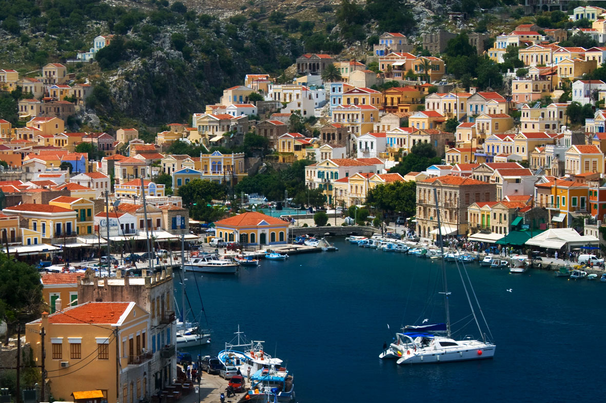 Nota sobre Symi Un pueblo de Grecia que parece una maqueta