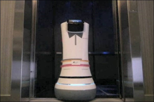 Sheraton estrena "robot botones" 1 Sheraton estrena "robot botones"