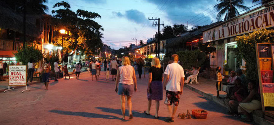 Nos vemos en "El Adoquín" de Puerto Escondido 1 Nos vemos en "El Adoquín" de Puerto Escondido