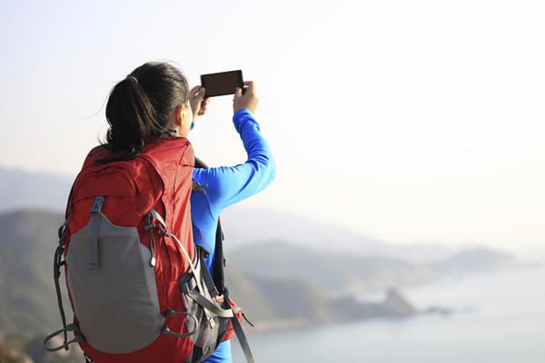 A pesar de viajar por el mundo, sin jefe y sin oficina, pagan un precio muy alto 1 A pesar de viajar por el mundo