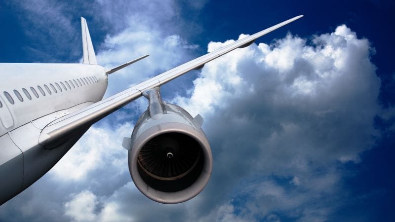 ¿Qué dice la tripulación a los pasajeros cuando un avión se va a pique?