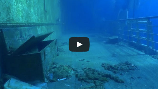 Un paseo submarino por el casco sumergido del Costa Concordia