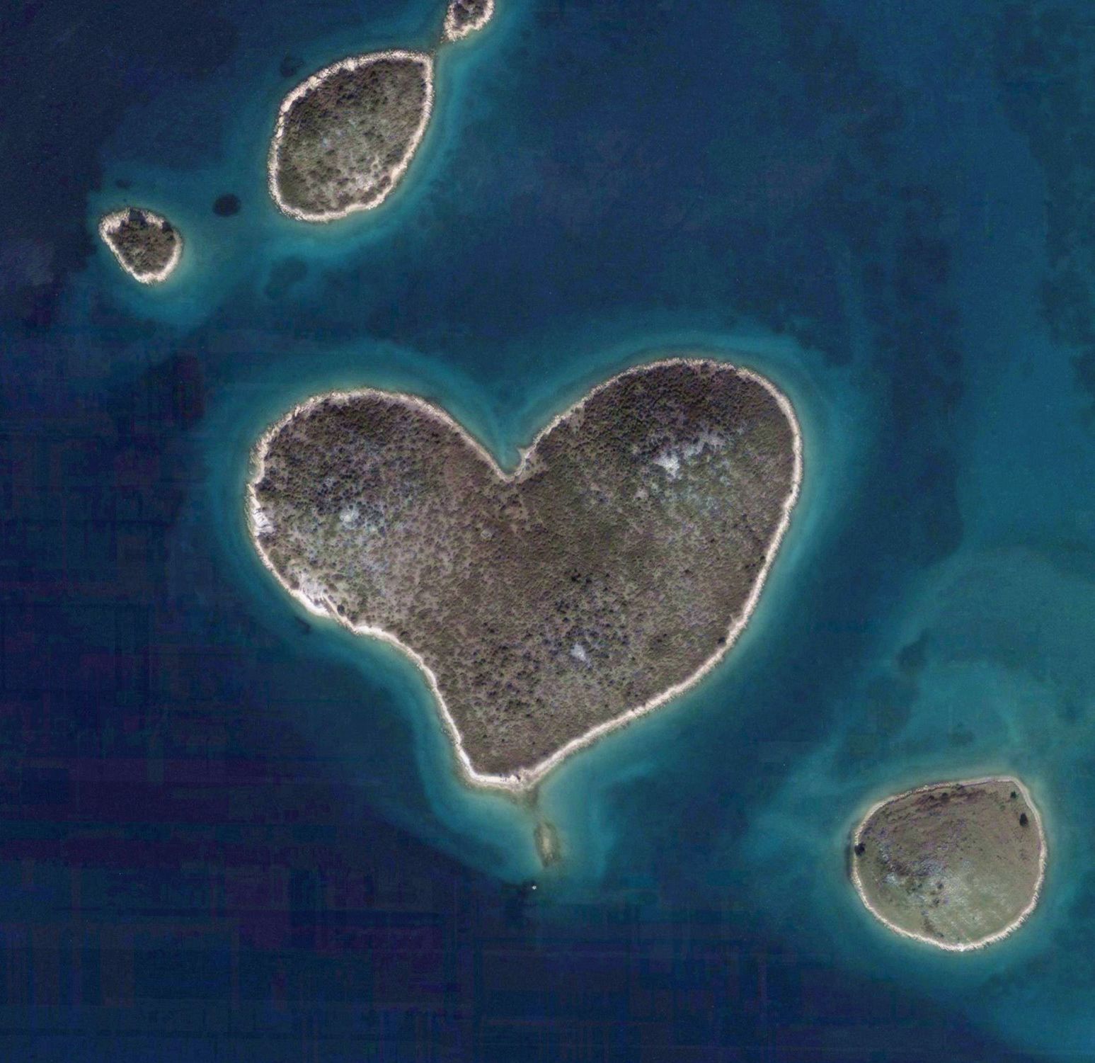 Galesnjak, la isla con forma de corazón 1 Galesnjak