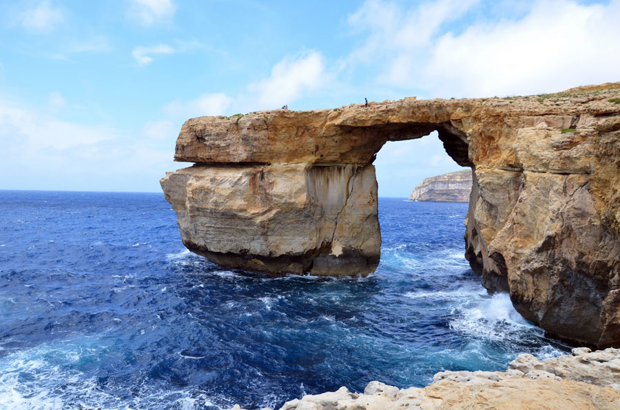 Un paseo en barca junto a la Ventana Azul en Gozo